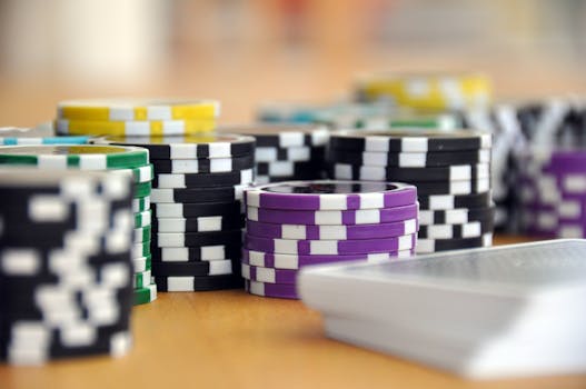 Master Online Poker: Strategies, Variants & Winning Tips